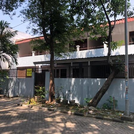 Oyo 90482 Rumah Oma Syariah Kupang  Exterior photo