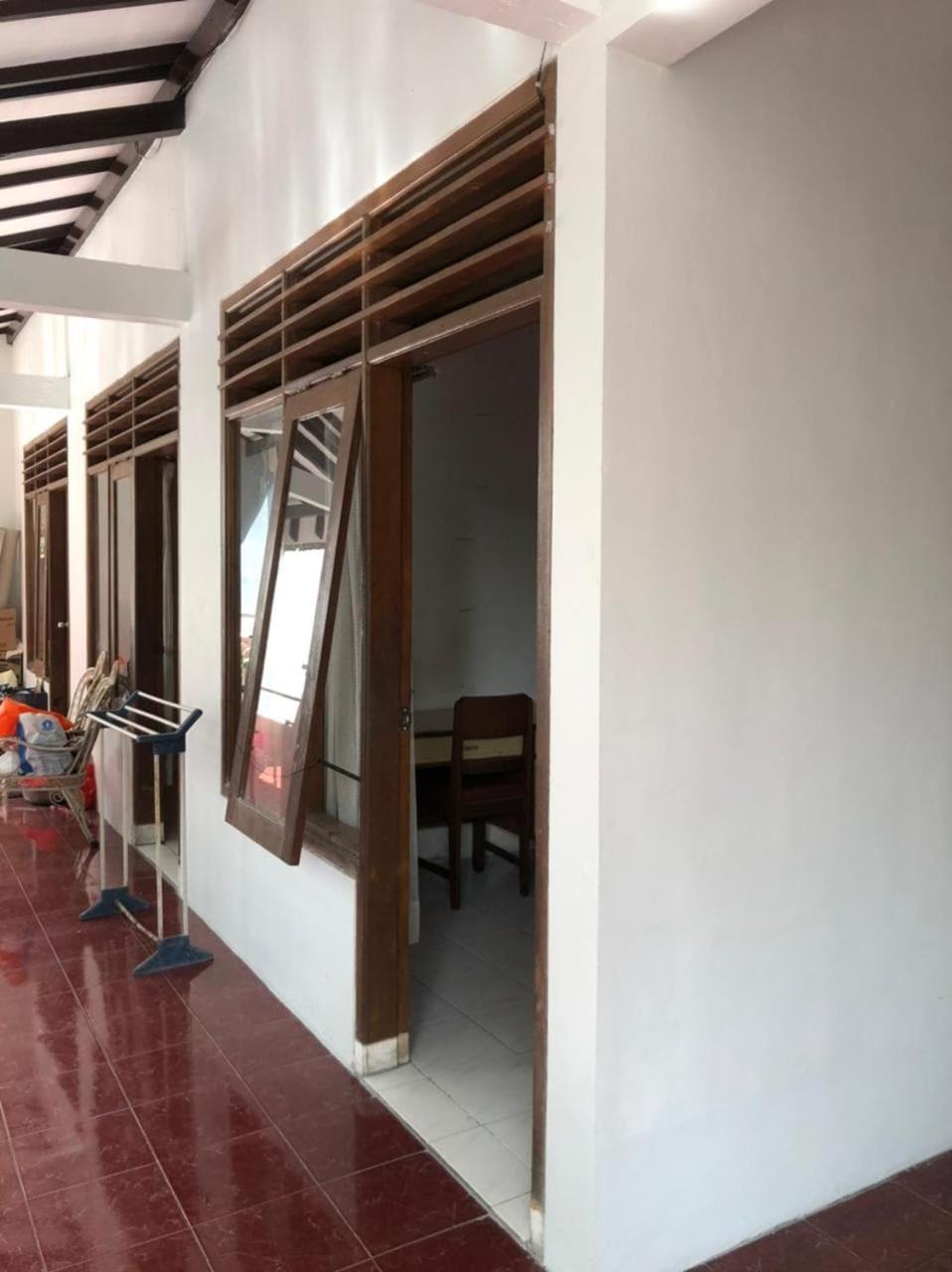 Oyo 90482 Rumah Oma Syariah Kupang  Exterior photo