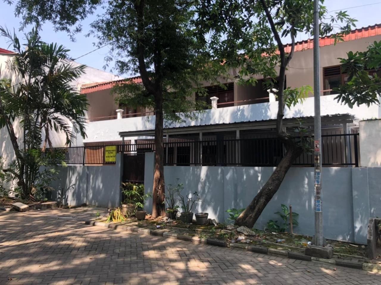 Oyo 90482 Rumah Oma Syariah Kupang  Exterior photo